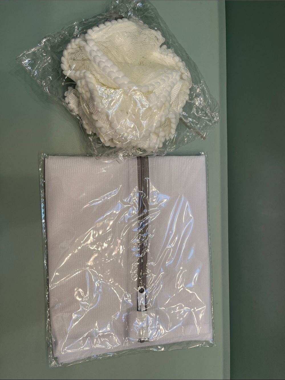 White Bath Exfoliating Set - Gentle Body Scrub & Wash Bag